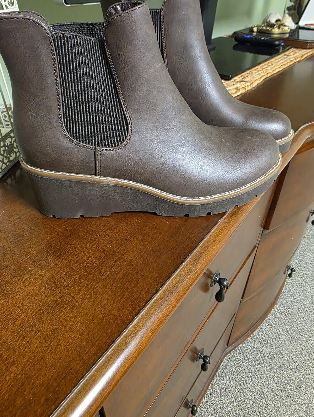 Womens Brown Chelsea Boots - Classic Slip-On Boots - Picture 3 of 4
